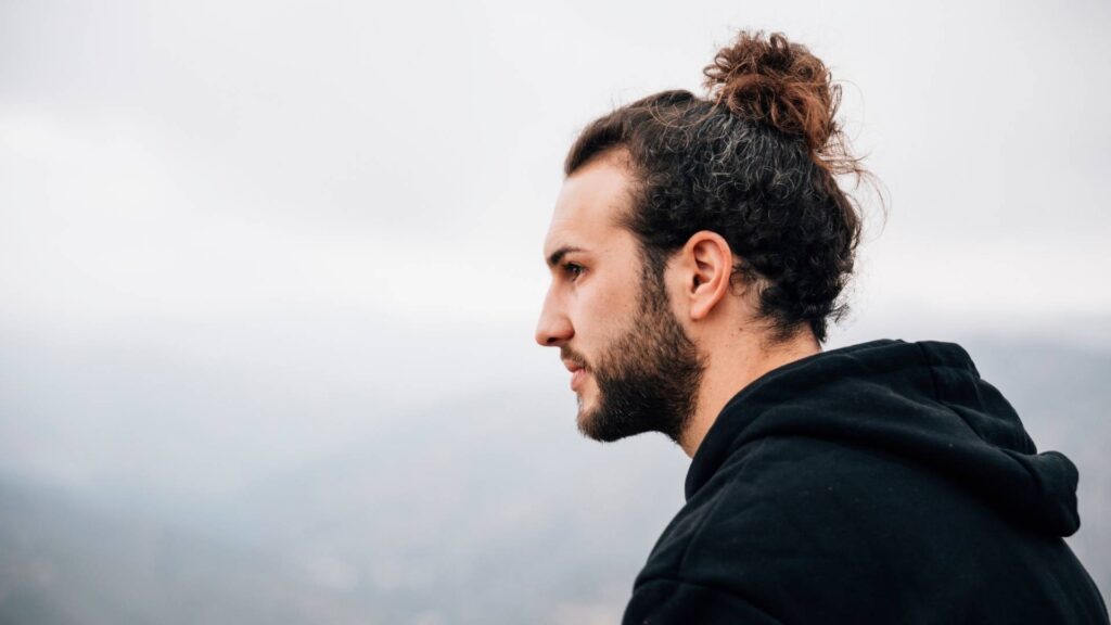 messy hairstyles for men